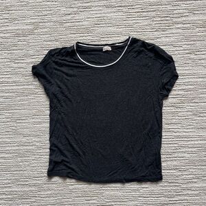 Brandy Melville black tee